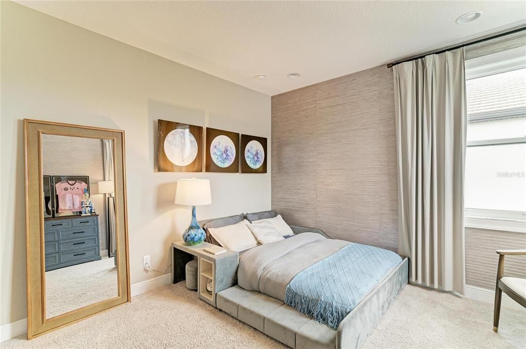 For Sale: $1,299,000 (4 beds, 4 baths, 3931 Square Feet)
