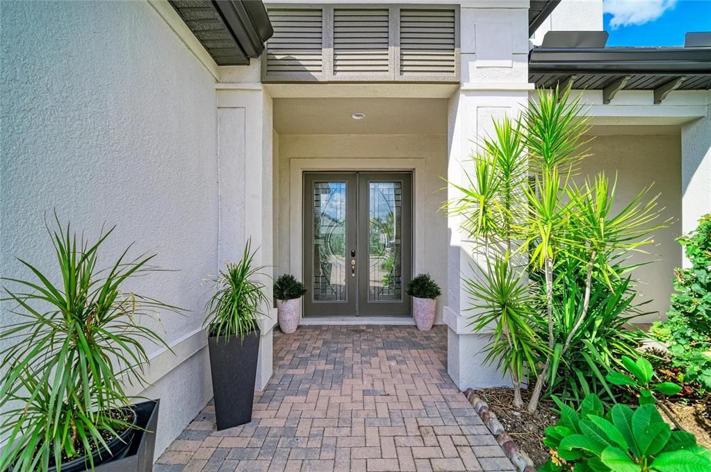 For Sale: $1,299,000 (4 beds, 4 baths, 3931 Square Feet)