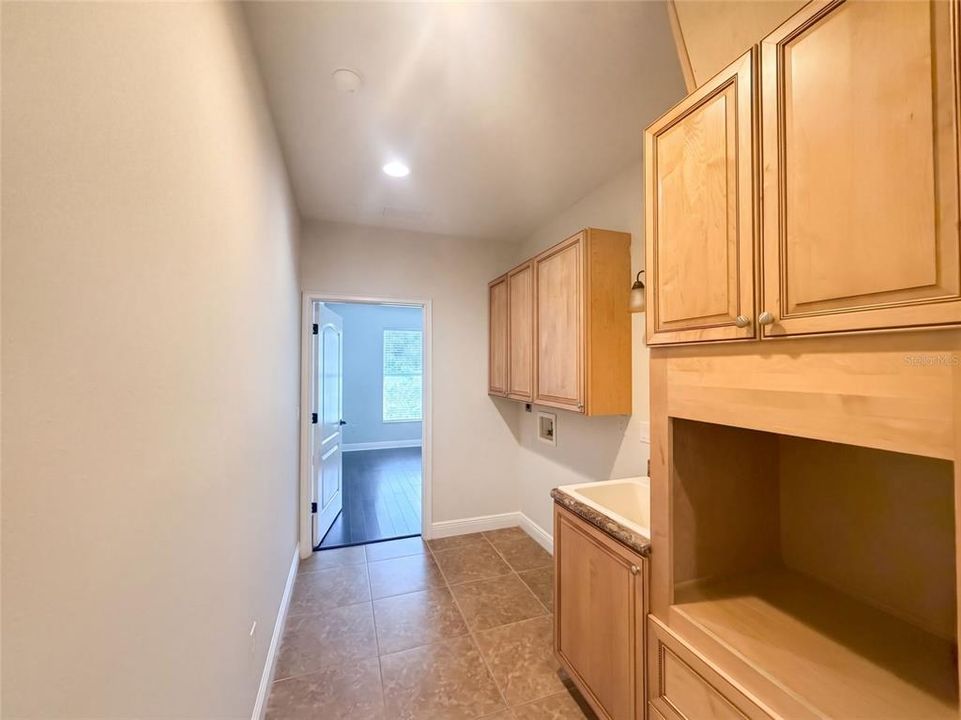 For Sale: $517,000 (5 beds, 4 baths, 3448 Square Feet)