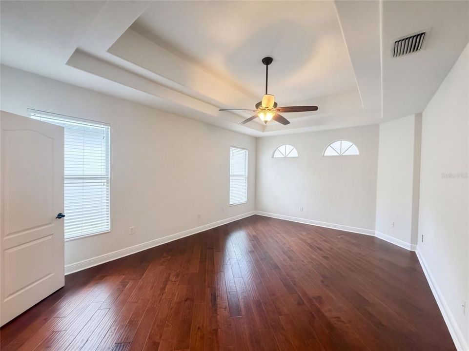 For Sale: $517,000 (5 beds, 4 baths, 3448 Square Feet)