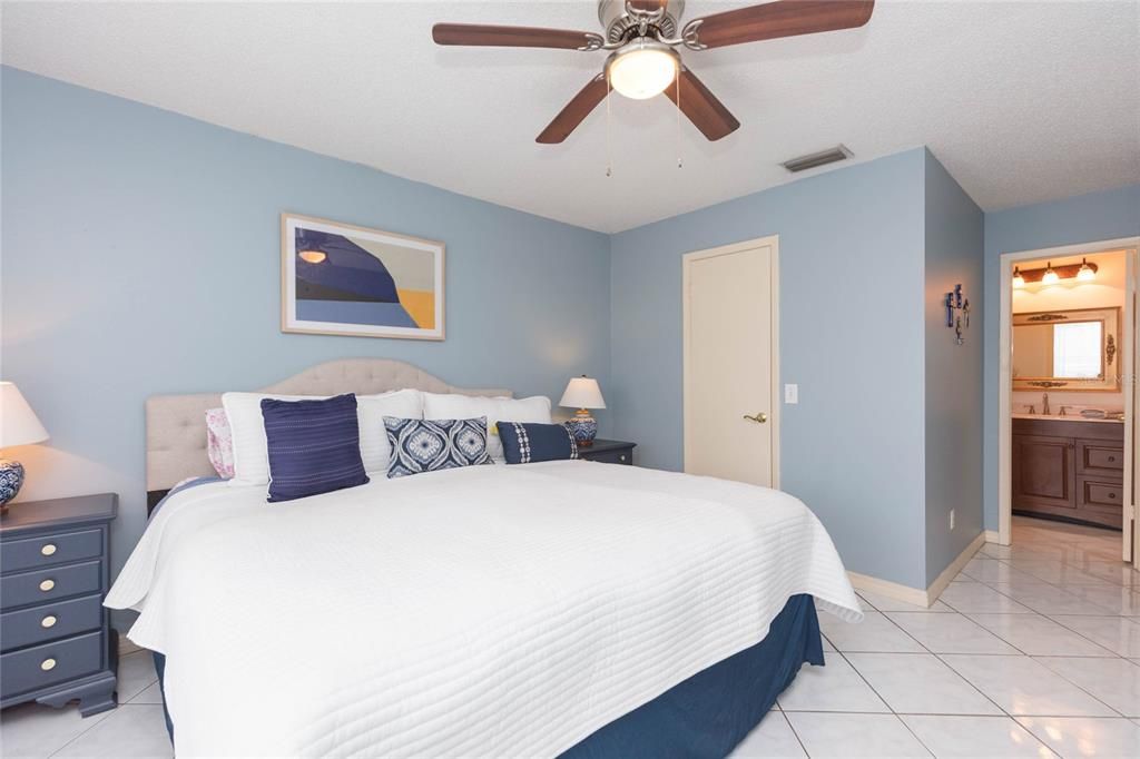 En Venta: $449,900 (3 camas, 2 baños, 1408 Pies cuadrados)