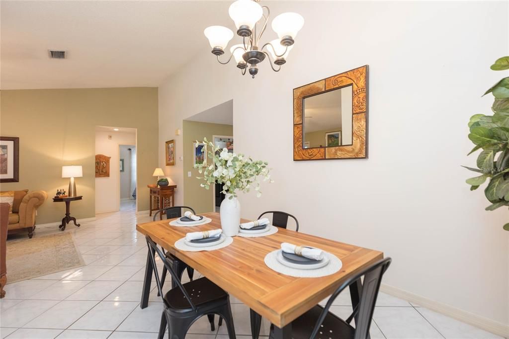 En Venta: $449,900 (3 camas, 2 baños, 1408 Pies cuadrados)