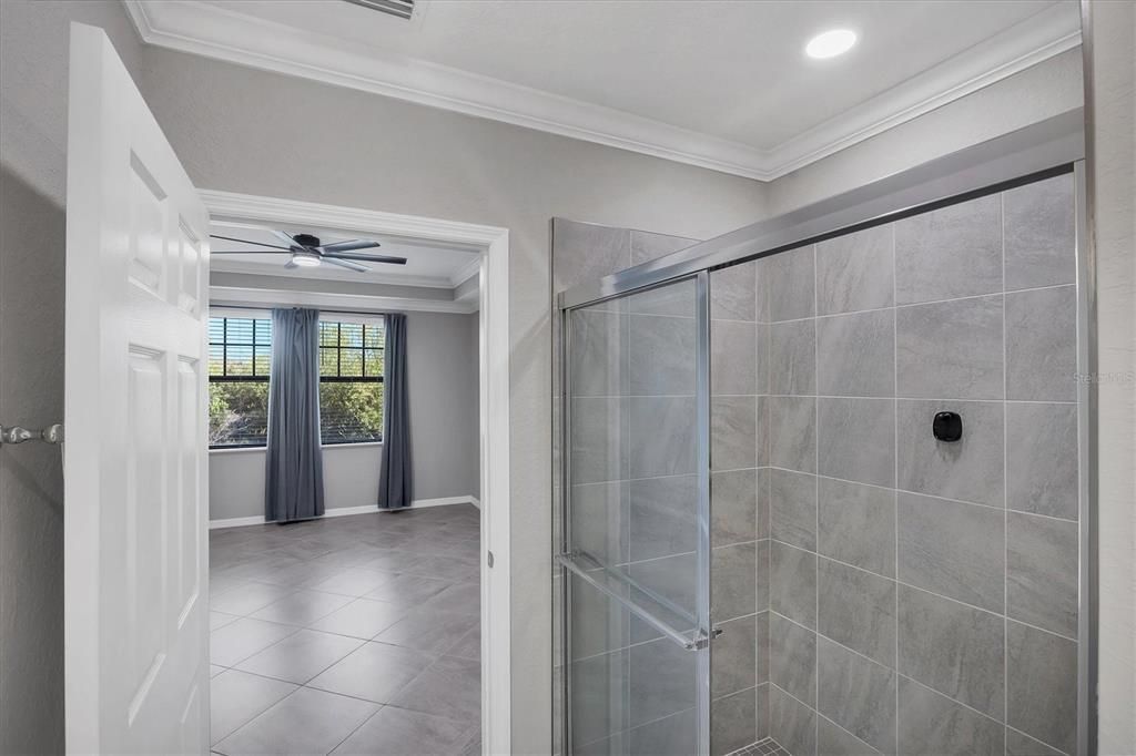 For Sale: $375,000 (3 beds, 2 baths, 1595 Square Feet)