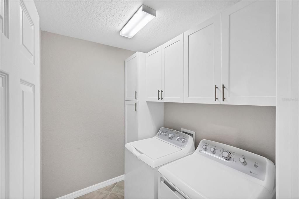 For Sale: $375,000 (3 beds, 2 baths, 1595 Square Feet)