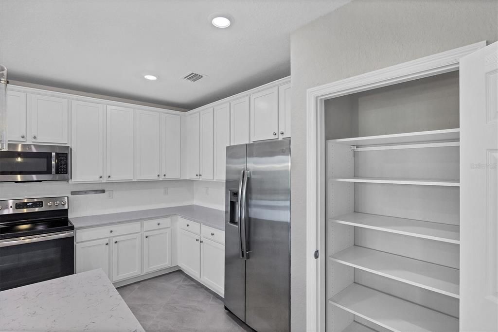 For Sale: $375,000 (3 beds, 2 baths, 1595 Square Feet)
