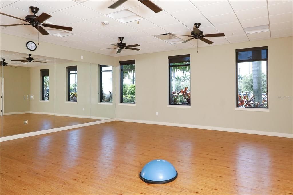 For Sale: $375,000 (3 beds, 2 baths, 1595 Square Feet)