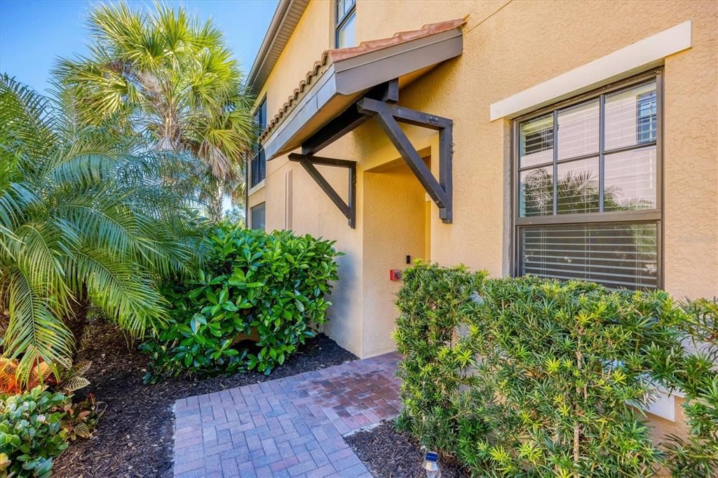 For Sale: $375,000 (3 beds, 2 baths, 1595 Square Feet)
