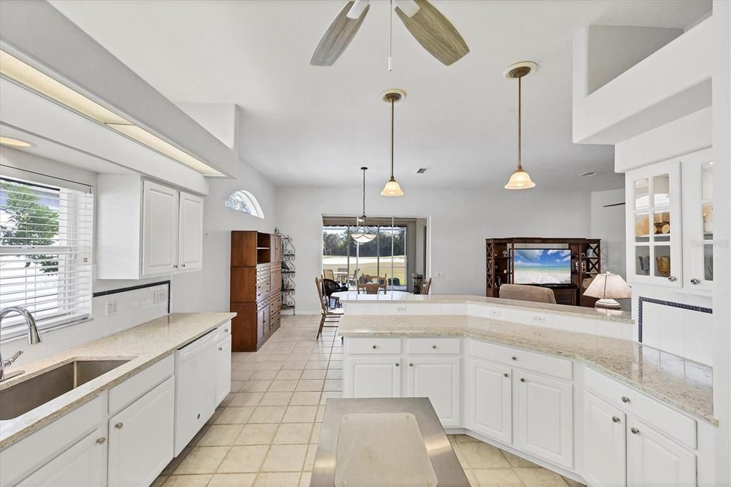 En Venta: $499,000 (3 camas, 2 baños, 1983 Pies cuadrados)