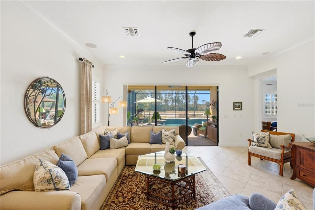 En Venta: $579,500 (2 camas, 2 baños, 1921 Pies cuadrados)