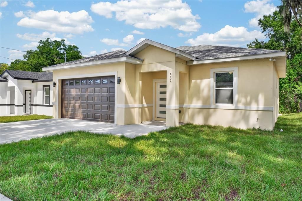 For Sale: $319,900 (3 beds, 2 baths, 1644 Square Feet)