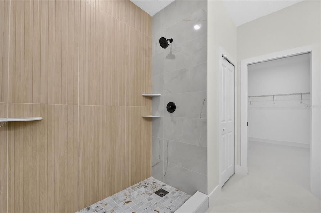 For Sale: $319,900 (3 beds, 2 baths, 1644 Square Feet)