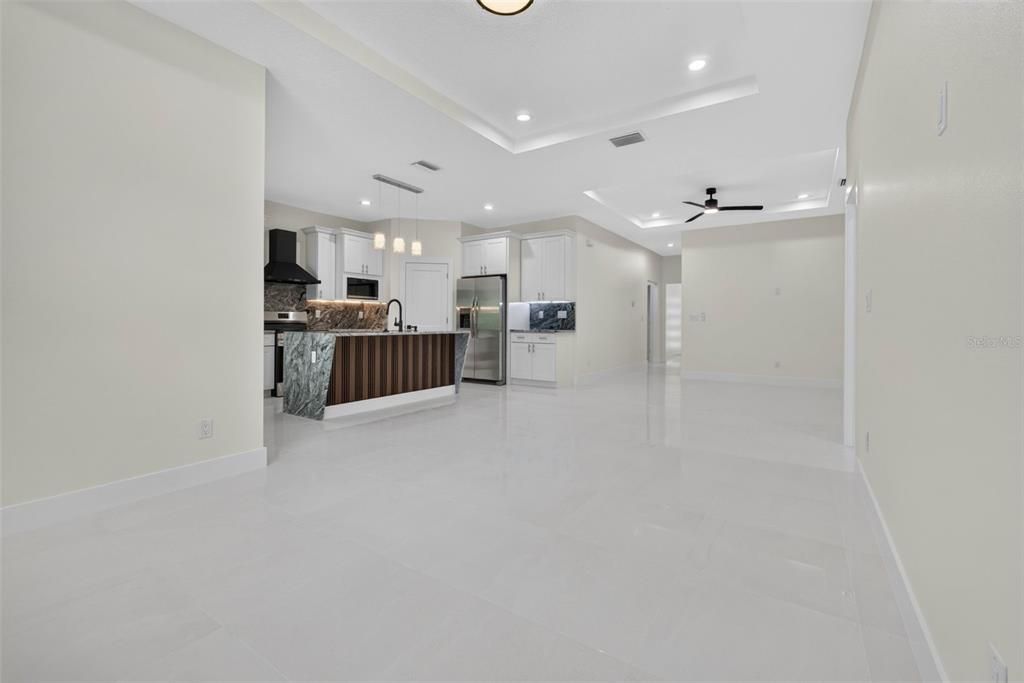 For Sale: $319,900 (3 beds, 2 baths, 1644 Square Feet)
