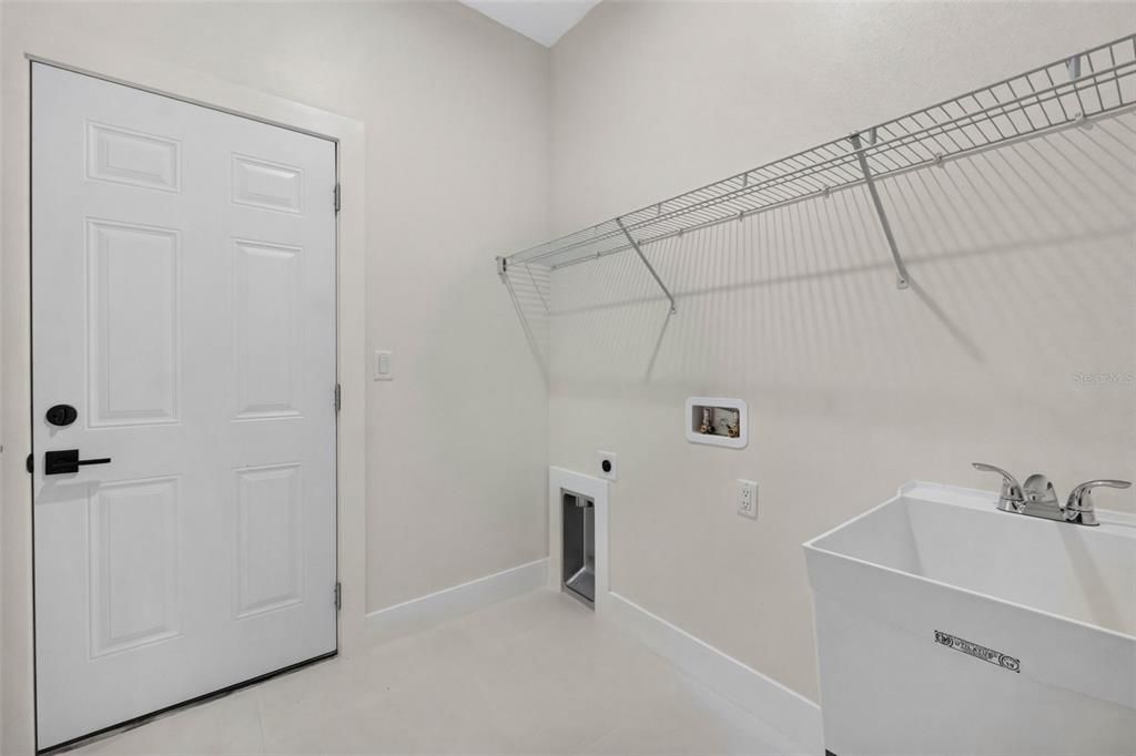 For Sale: $319,900 (3 beds, 2 baths, 1644 Square Feet)