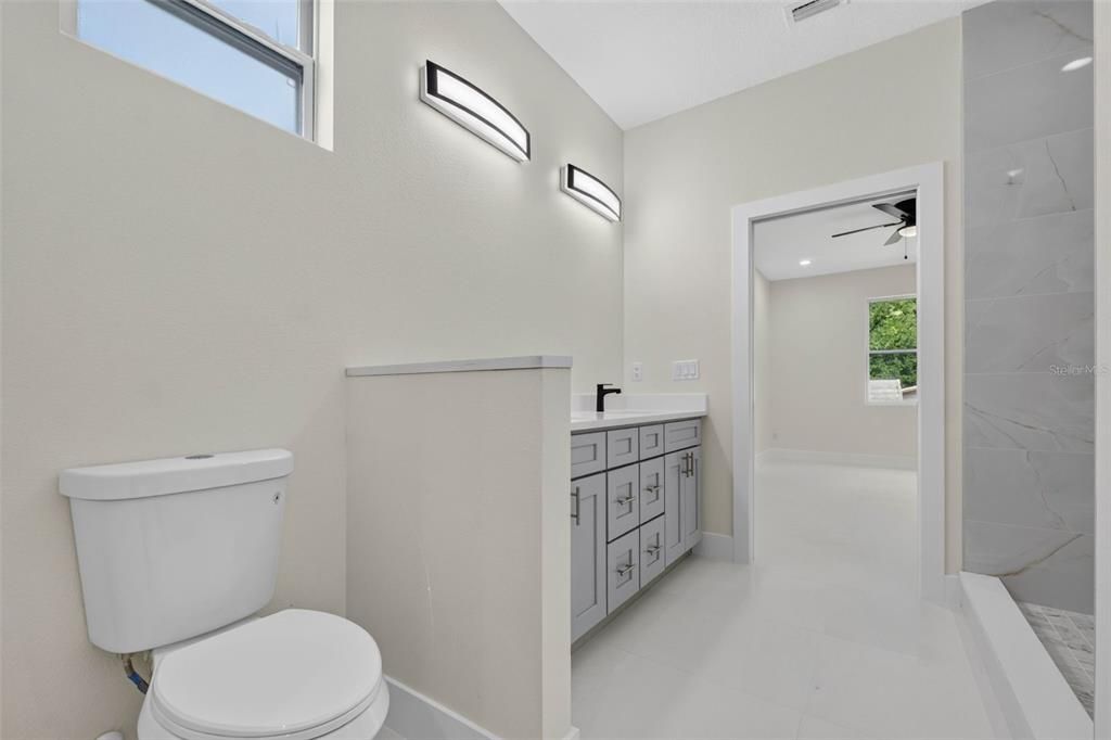 For Sale: $319,900 (3 beds, 2 baths, 1644 Square Feet)