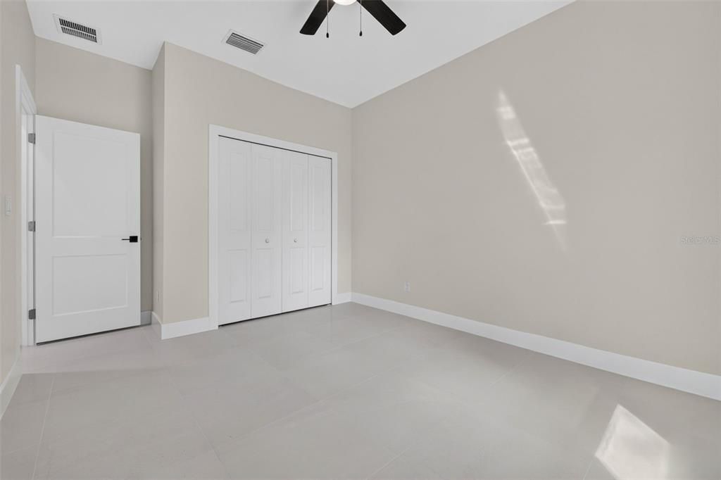 For Sale: $319,900 (3 beds, 2 baths, 1644 Square Feet)