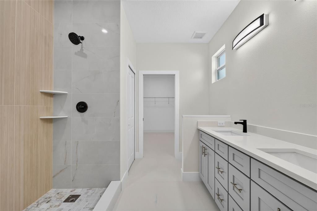For Sale: $319,900 (3 beds, 2 baths, 1644 Square Feet)