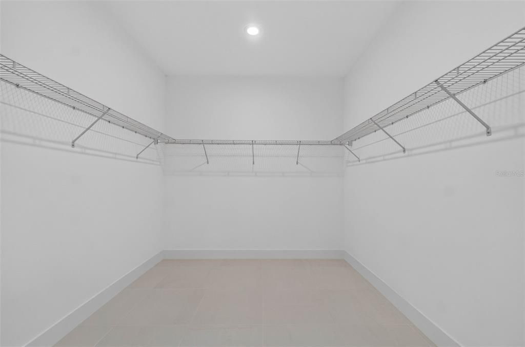 For Sale: $319,900 (3 beds, 2 baths, 1644 Square Feet)