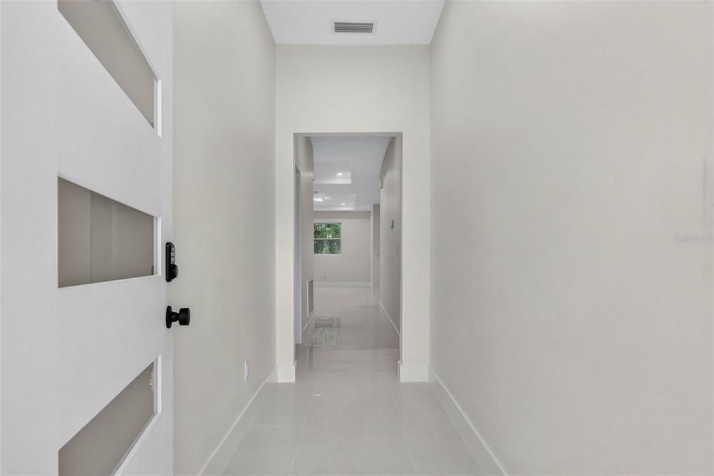 For Sale: $319,900 (3 beds, 2 baths, 1644 Square Feet)