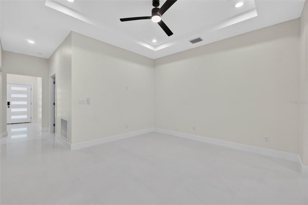For Sale: $319,900 (3 beds, 2 baths, 1644 Square Feet)