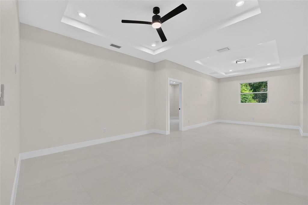 For Sale: $319,900 (3 beds, 2 baths, 1644 Square Feet)