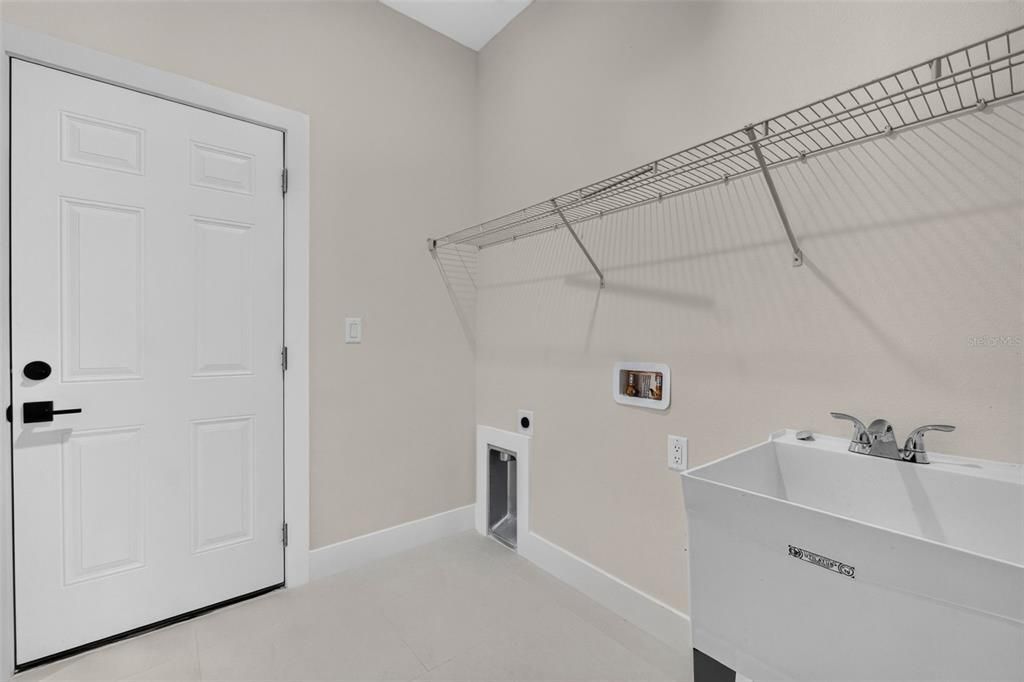 For Sale: $319,900 (3 beds, 2 baths, 1644 Square Feet)