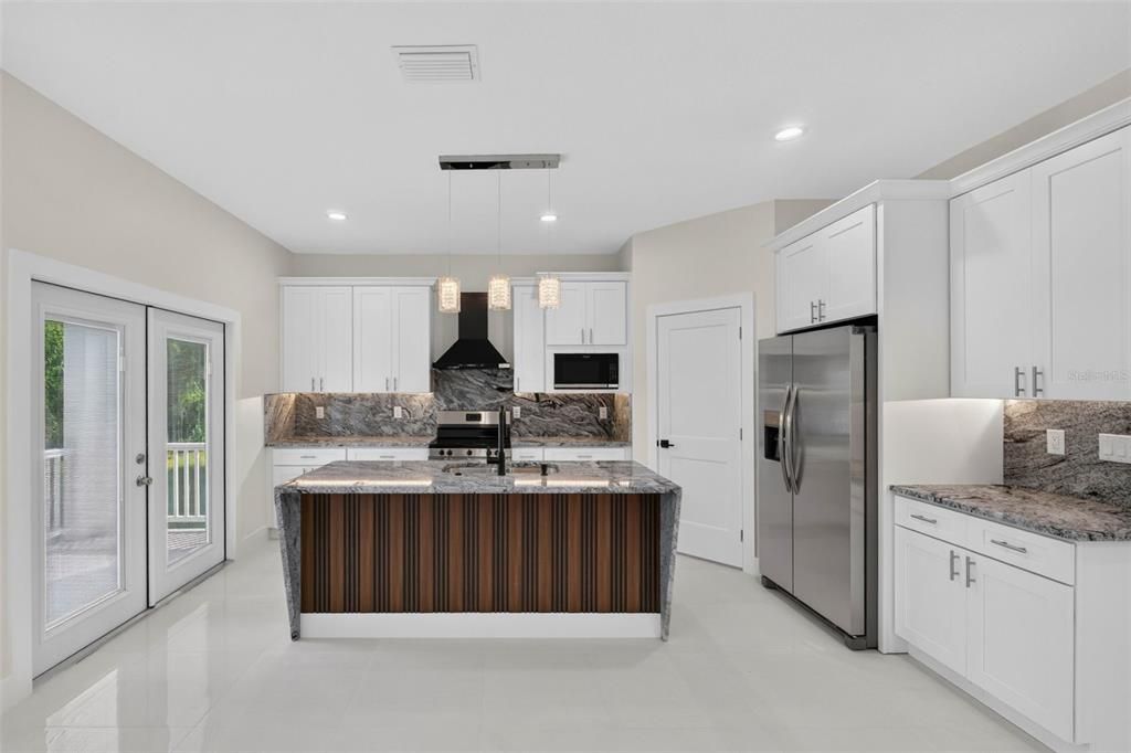 For Sale: $319,900 (3 beds, 2 baths, 1644 Square Feet)