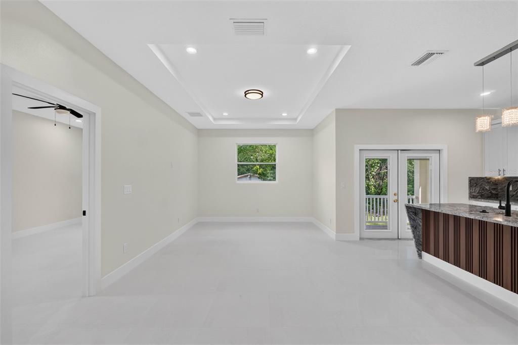 For Sale: $319,900 (3 beds, 2 baths, 1644 Square Feet)
