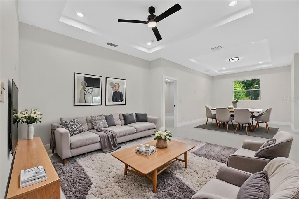 For Sale: $319,900 (3 beds, 2 baths, 1644 Square Feet)