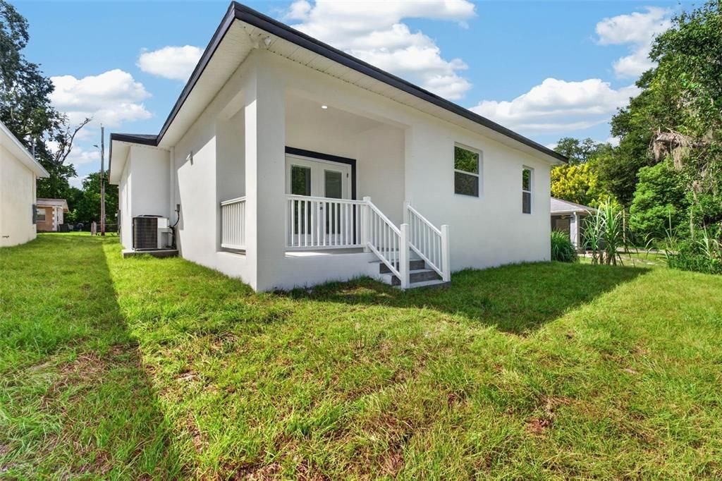 For Sale: $319,900 (3 beds, 2 baths, 1644 Square Feet)