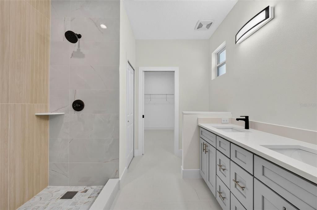 For Sale: $319,900 (3 beds, 2 baths, 1644 Square Feet)