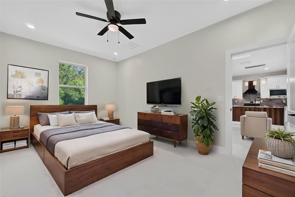 For Sale: $319,900 (3 beds, 2 baths, 1644 Square Feet)