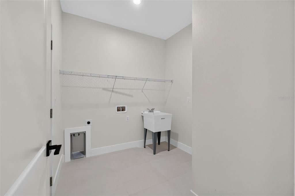 For Sale: $319,900 (3 beds, 2 baths, 1644 Square Feet)