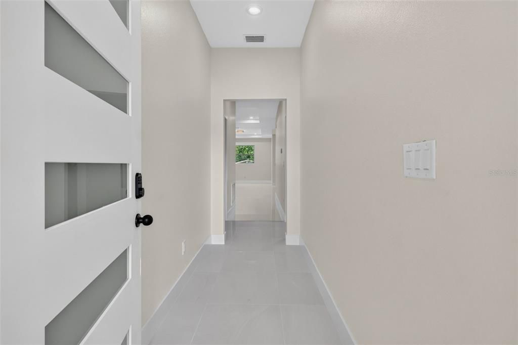 For Sale: $319,900 (3 beds, 2 baths, 1644 Square Feet)