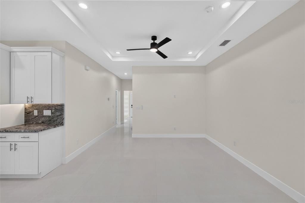 For Sale: $319,900 (3 beds, 2 baths, 1644 Square Feet)