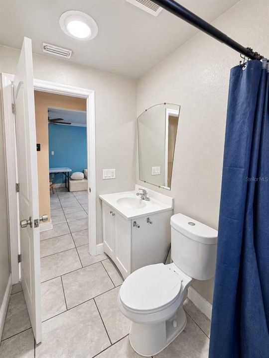 For Sale: $215,000 (2 beds, 1 baths, 744 Square Feet)