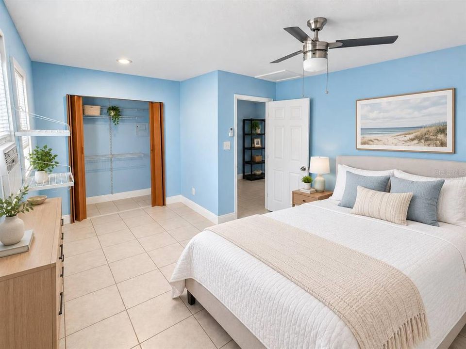 For Sale: $215,000 (2 beds, 1 baths, 744 Square Feet)