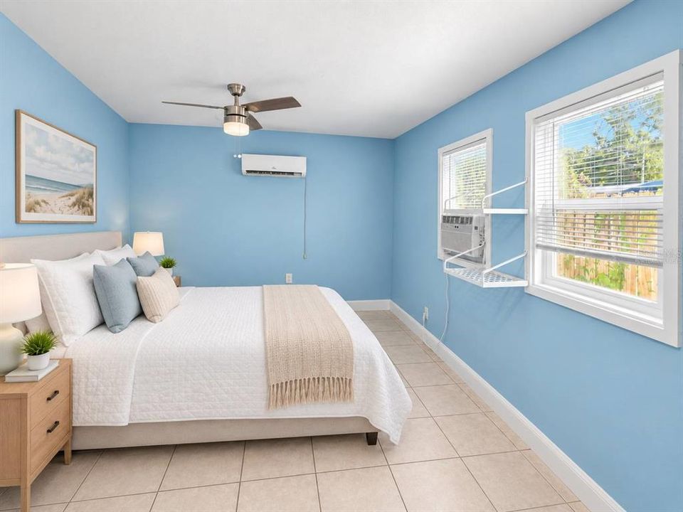 For Sale: $215,000 (2 beds, 1 baths, 744 Square Feet)