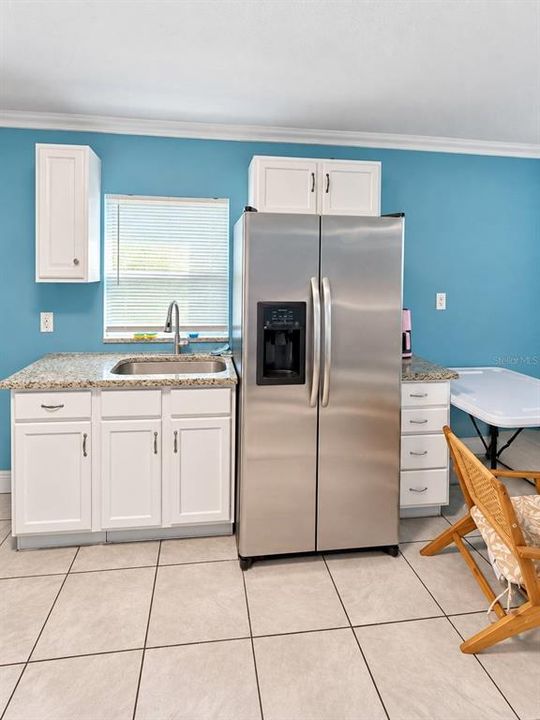 For Sale: $215,000 (2 beds, 1 baths, 744 Square Feet)