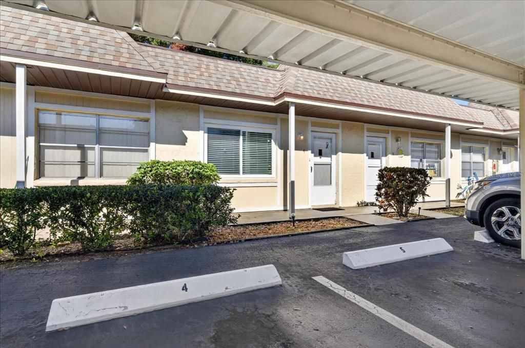 For Sale: $149,900 (1 beds, 1 baths, 707 Square Feet)