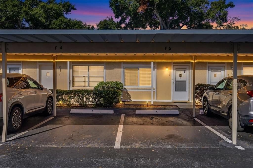 For Sale: $149,900 (1 beds, 1 baths, 707 Square Feet)