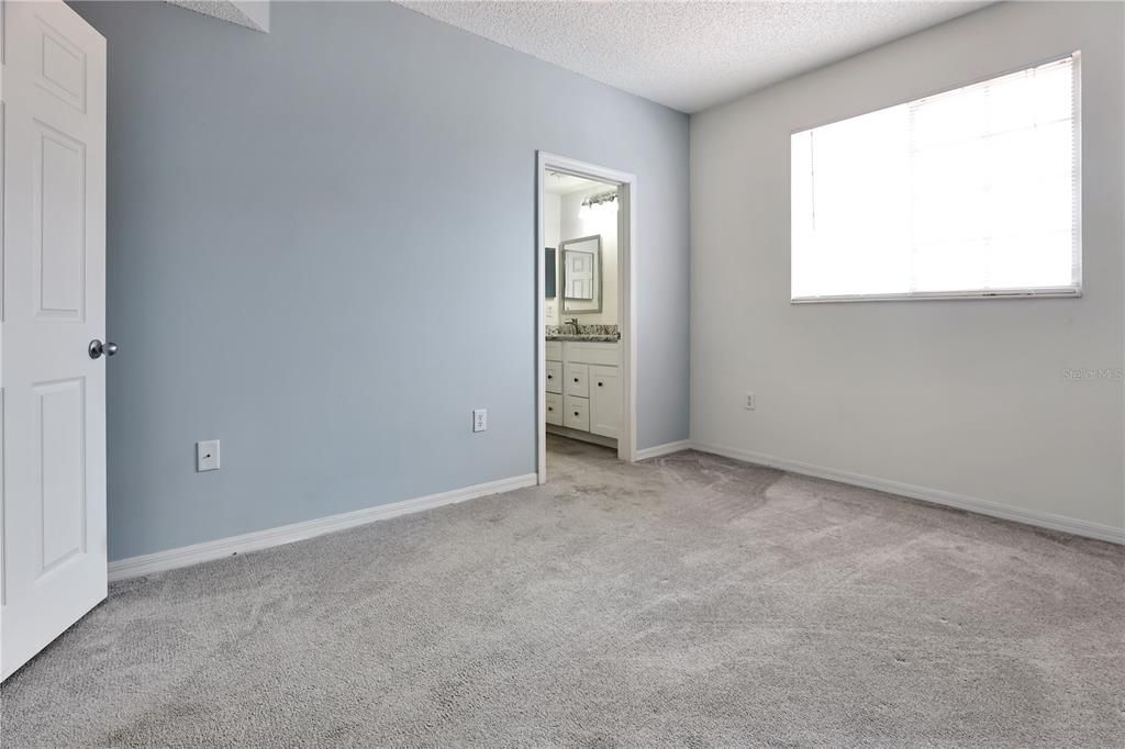 В аренду: $1,975 (3 спален, 3 ванн, 1359 Квадратных фут)