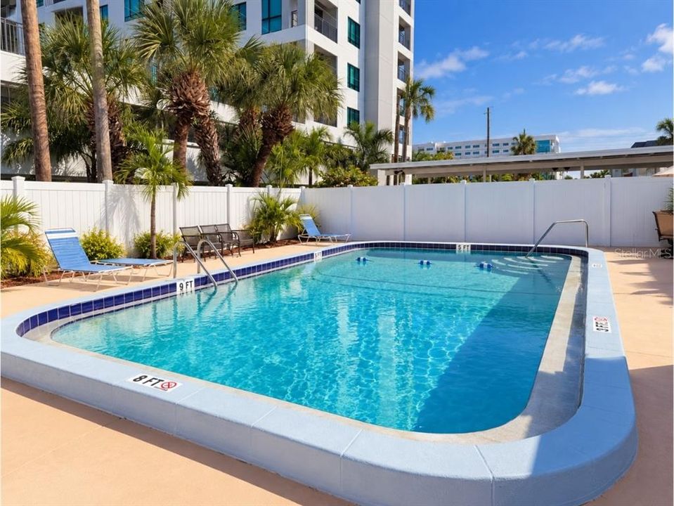For Sale: $198,900 (2 beds, 2 baths, 1100 Square Feet)