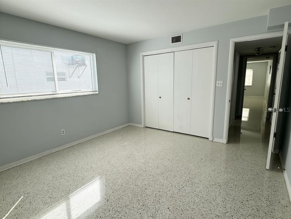 For Sale: $198,900 (2 beds, 2 baths, 1100 Square Feet)