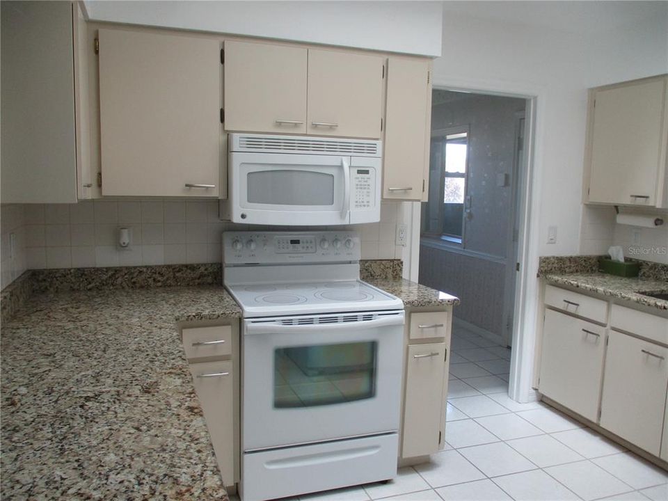 В аренду: $2,200 (2 спален, 2 ванн, 1756 Квадратных фут)