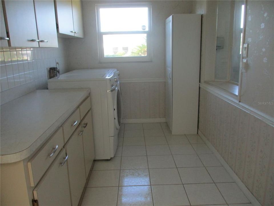 В аренду: $2,200 (2 спален, 2 ванн, 1756 Квадратных фут)