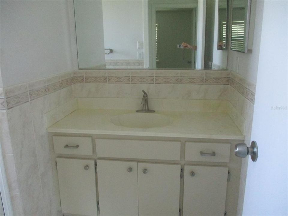 В аренду: $2,200 (2 спален, 2 ванн, 1756 Квадратных фут)