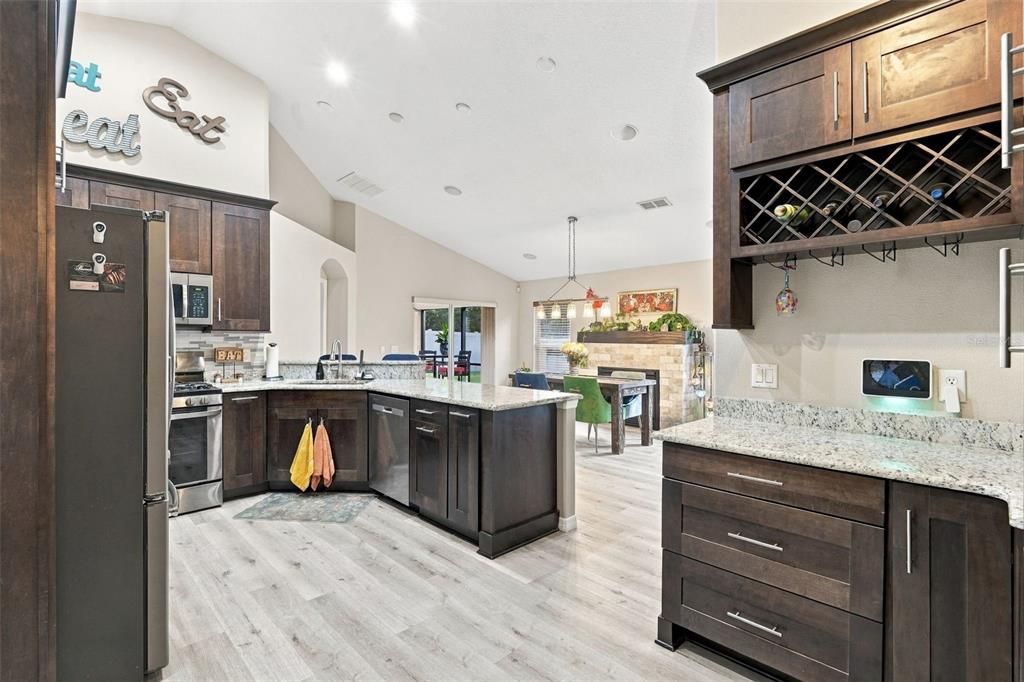 For Sale: $399,900 (3 beds, 2 baths, 1841 Square Feet)