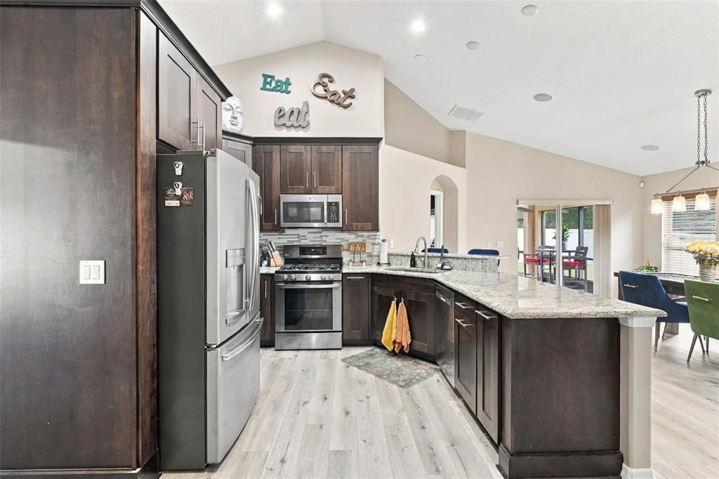 For Sale: $399,900 (3 beds, 2 baths, 1841 Square Feet)