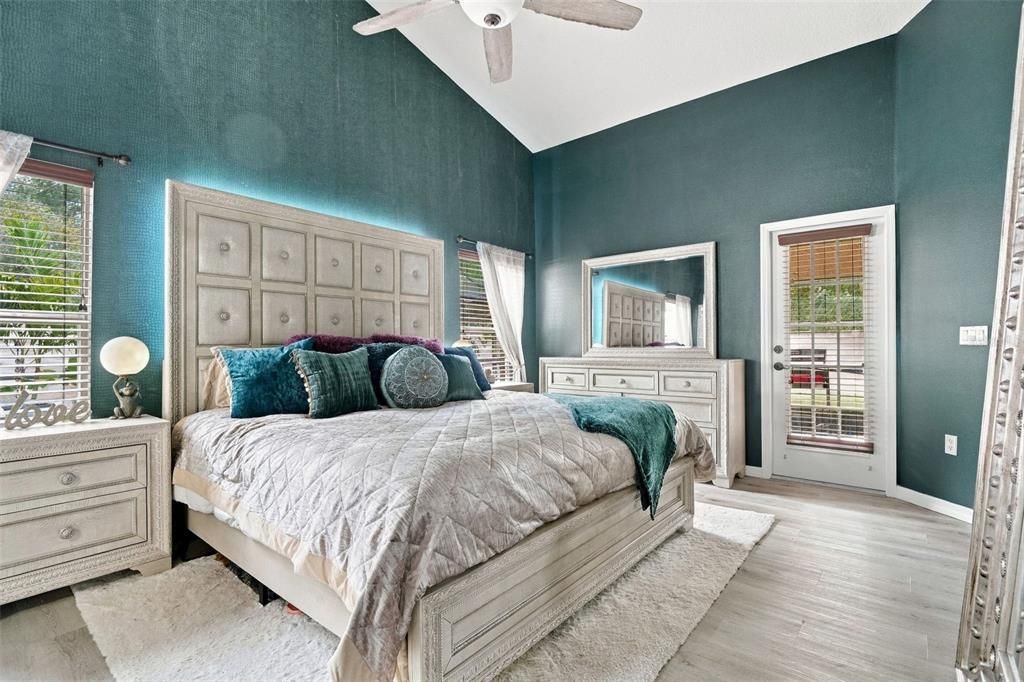 For Sale: $399,900 (3 beds, 2 baths, 1841 Square Feet)