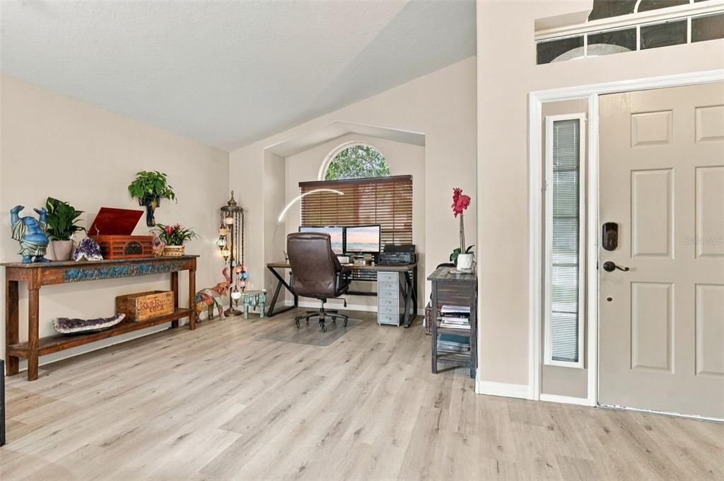 For Sale: $399,900 (3 beds, 2 baths, 1841 Square Feet)